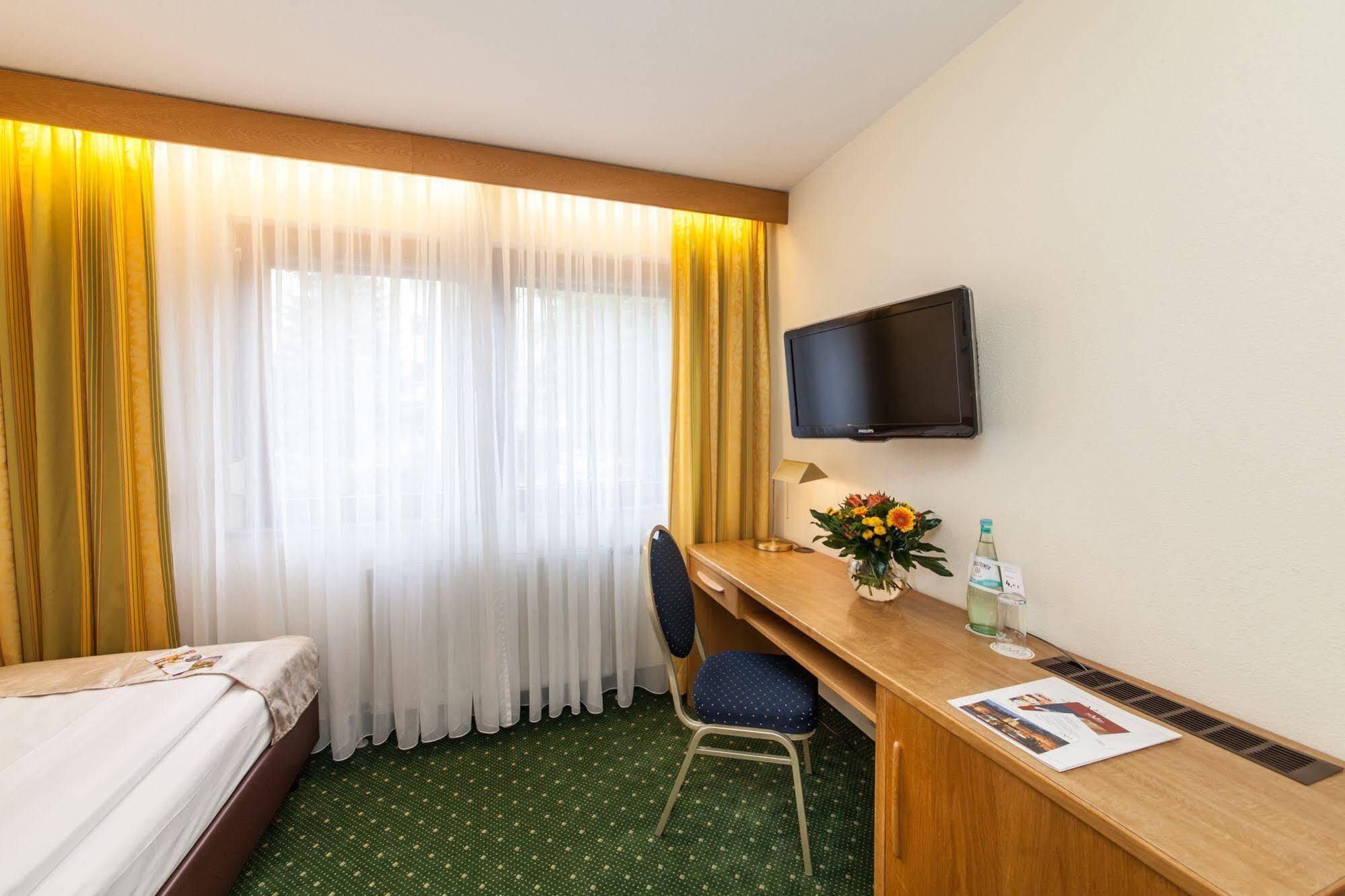 Hotel Strohgaeu Korntal-Münchingen Eksteriør billede