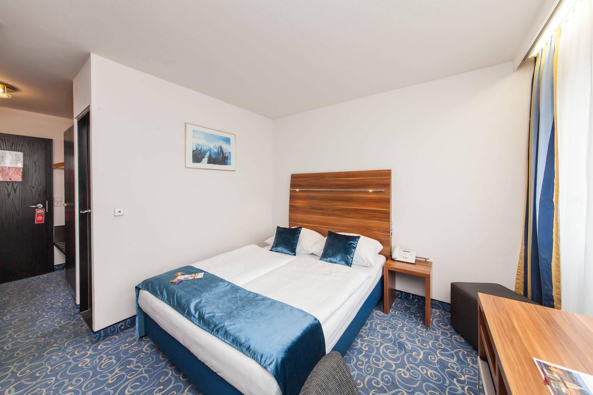 Hotel Strohgaeu Korntal-Münchingen Eksteriør billede