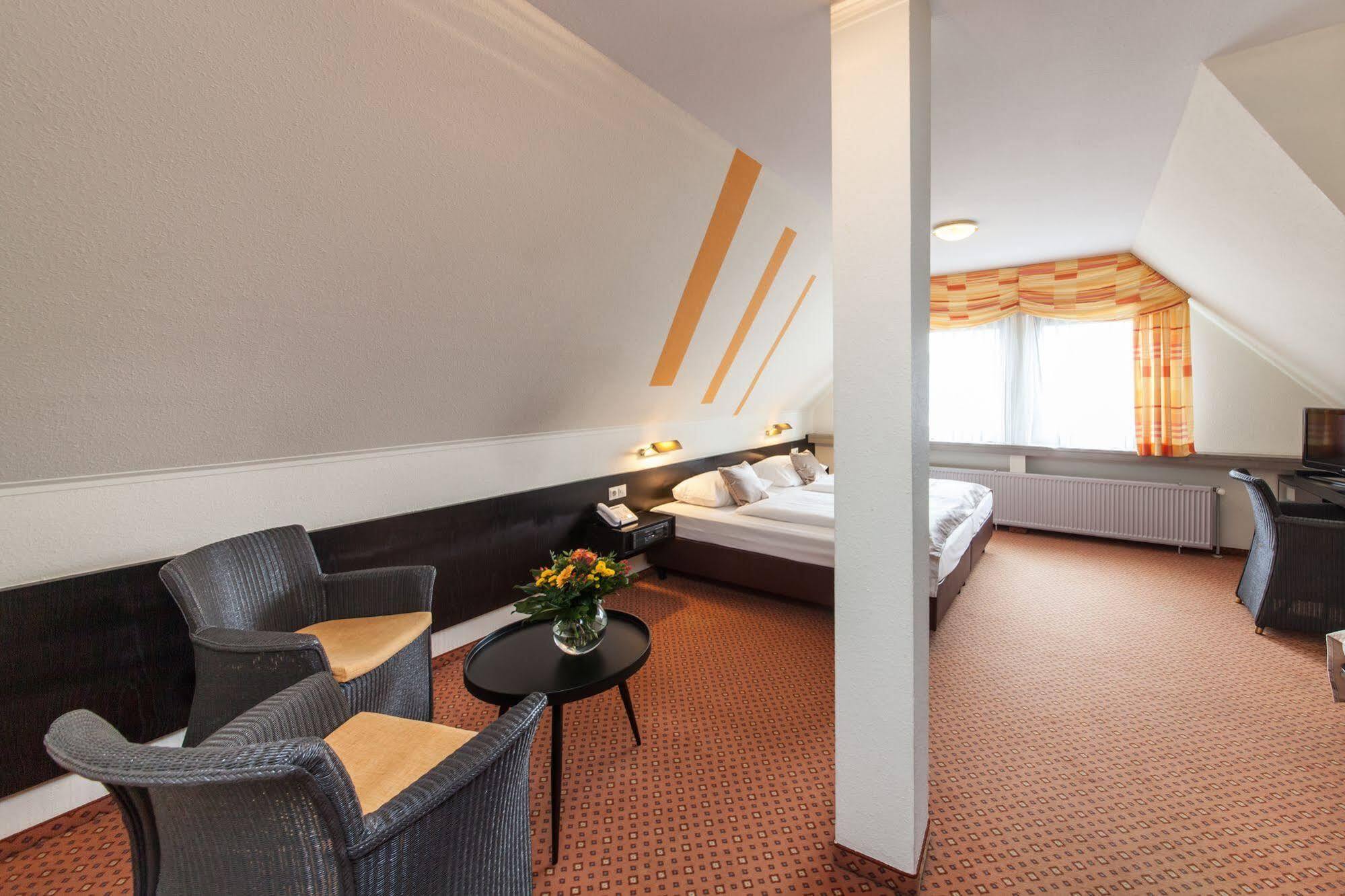 Hotel Strohgaeu Korntal-Münchingen Eksteriør billede